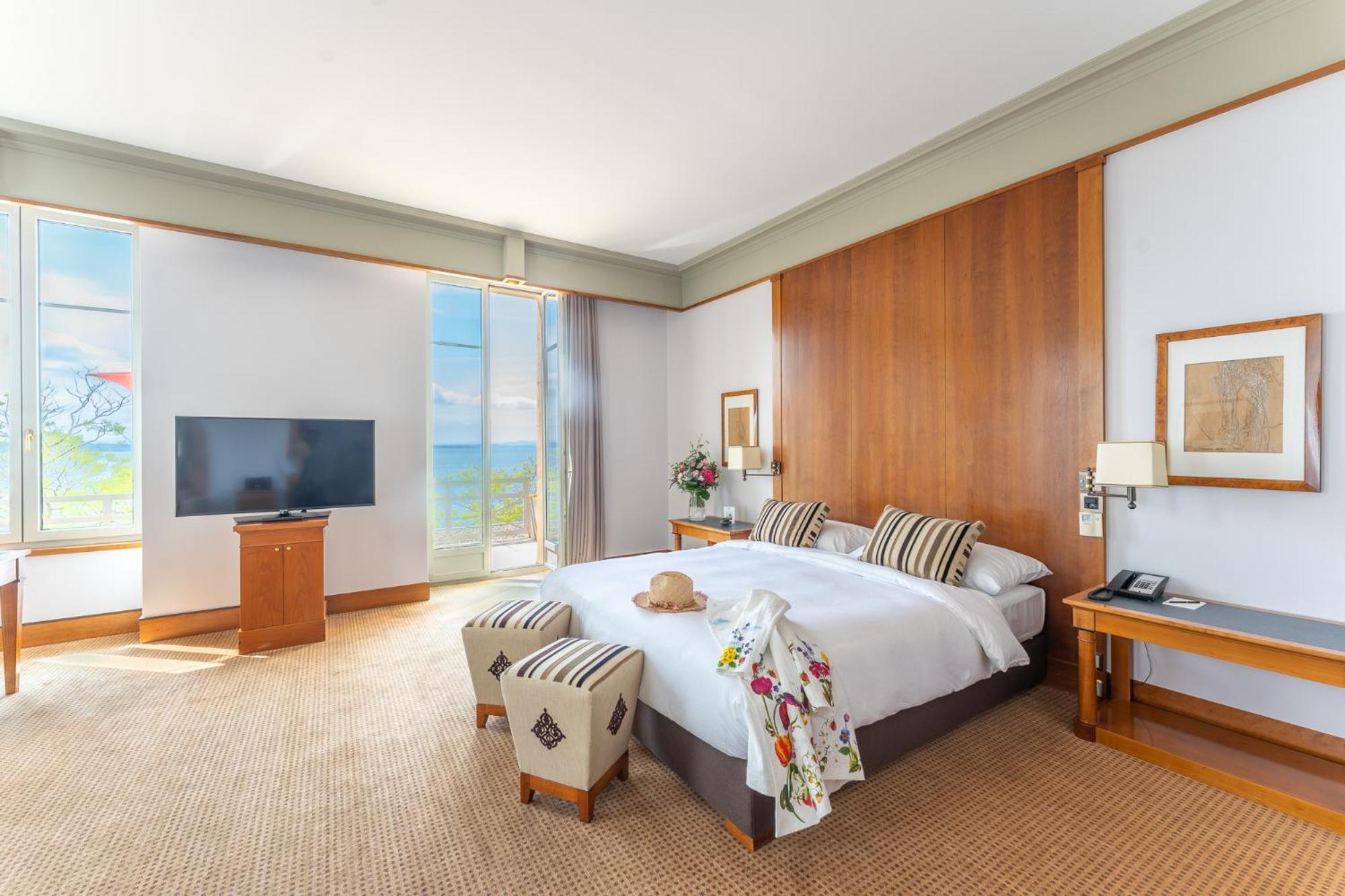 ボー リヴァージュ ホテル ヌシャテル エクステリア 写真 A bedroom at the hotel