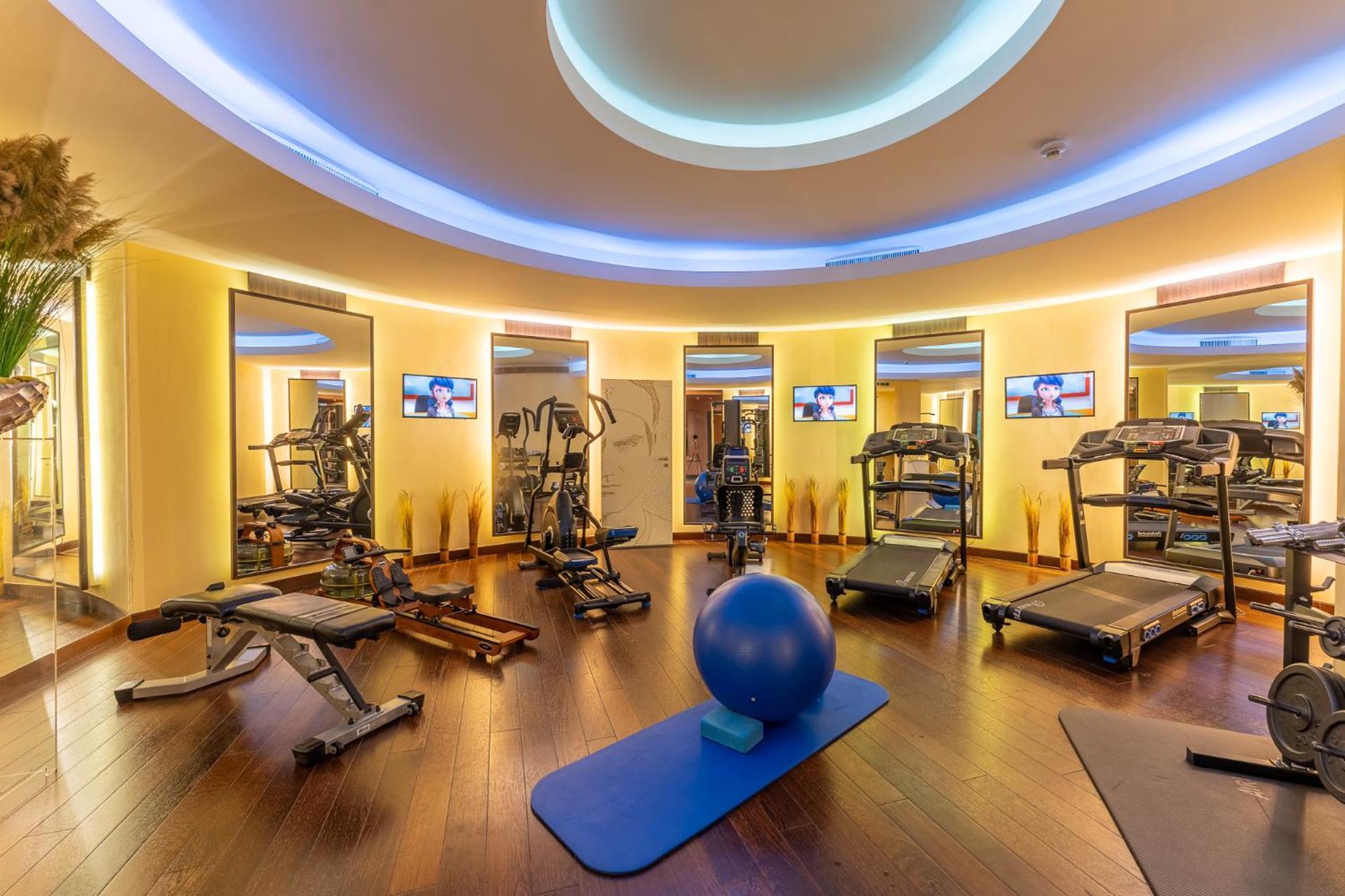 ボー リヴァージュ ホテル ヌシャテル エクステリア 写真 The gym at the hotel