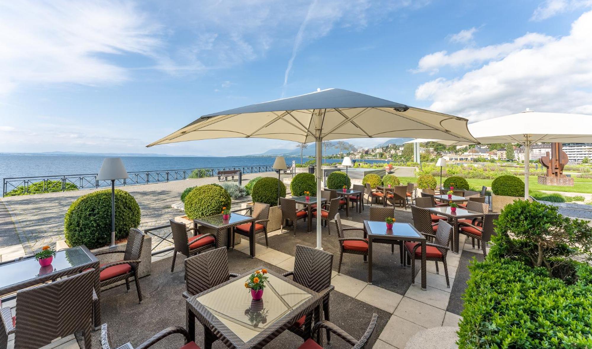 ボー リヴァージュ ホテル ヌシャテル エクステリア 写真 The Terrace at the Hotel