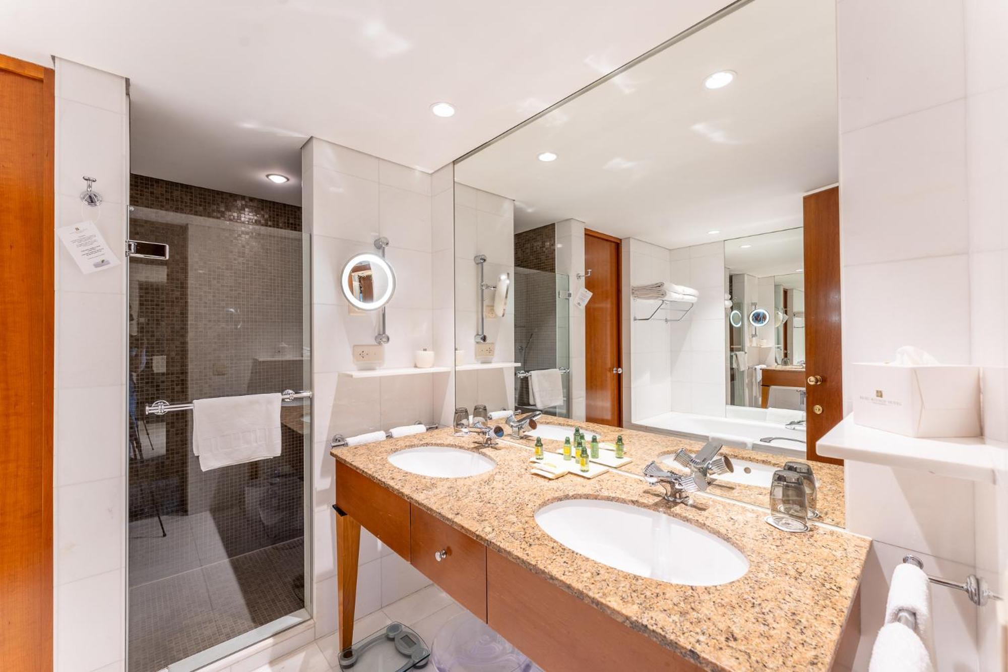 ボー リヴァージュ ホテル ヌシャテル エクステリア 写真 Bathroom